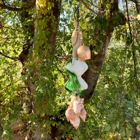Hour Glass & Pearls Seashells Wind Chime - Picture 4 of 10
